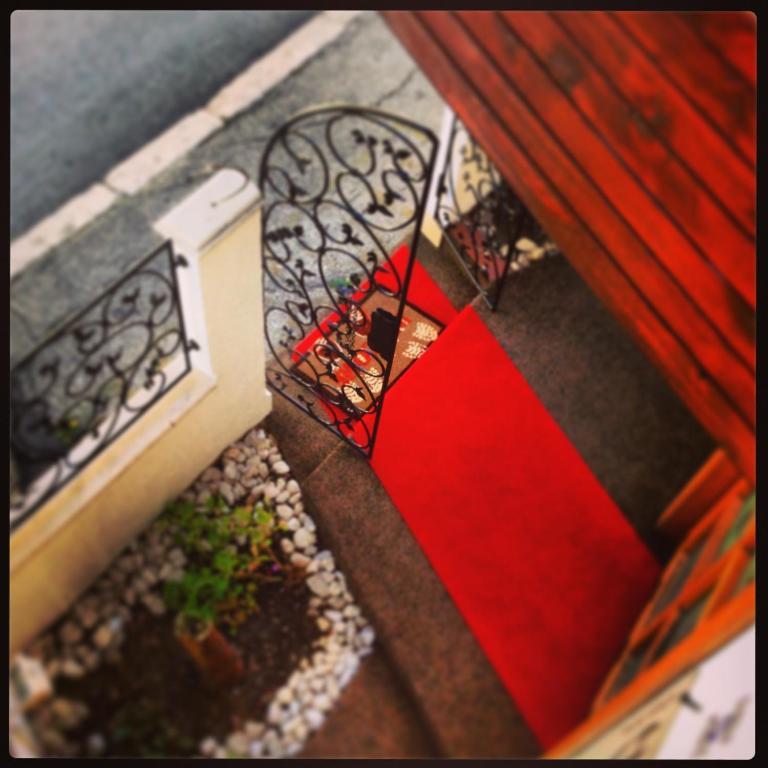 Halvat Guesthouse Sarajevo Exterior photo